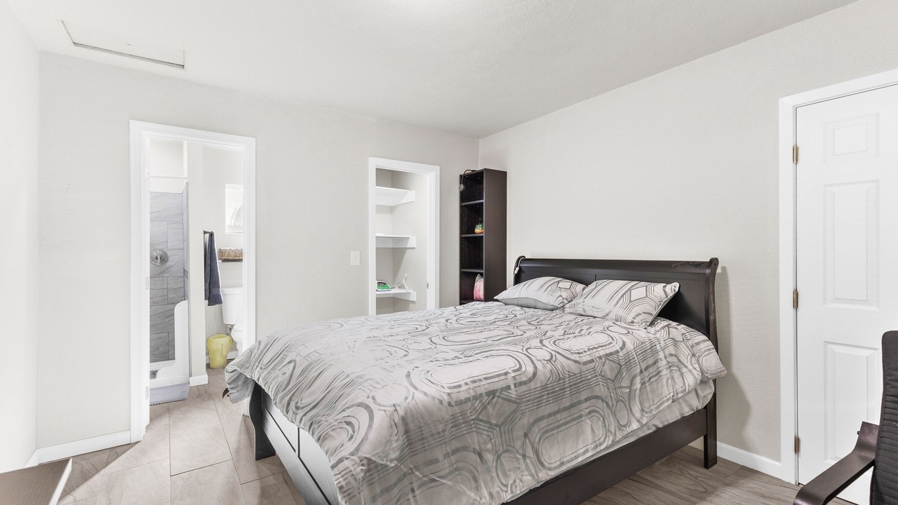 Photo of Bedroom in Compton