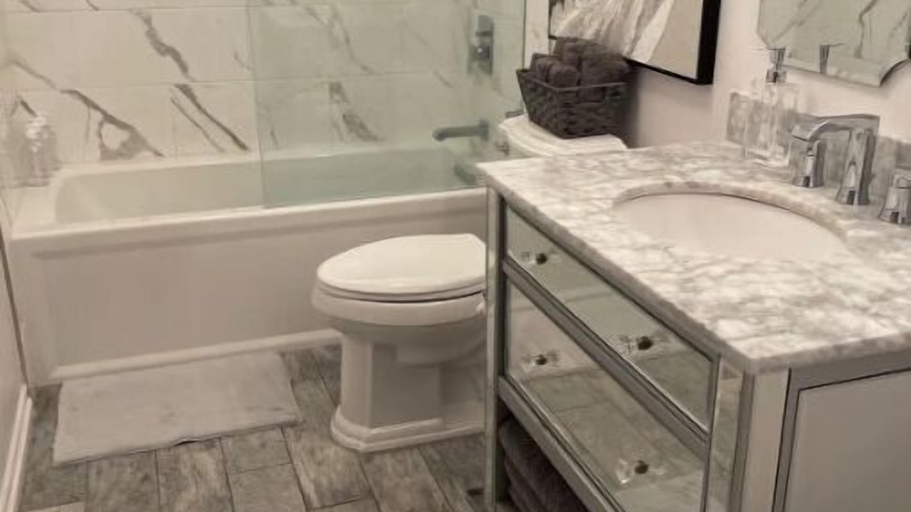 Photo of Bathroom in Lincoln Acres