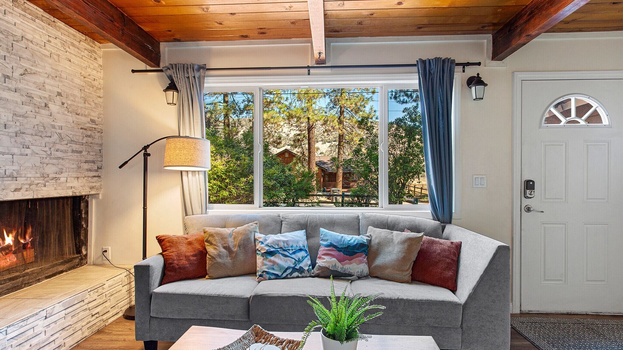 Photo of Livingroom in Big Bear