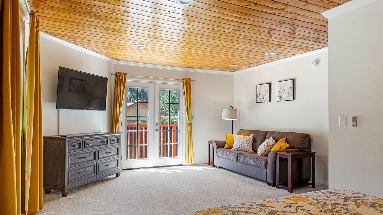 Photo of Livingroom in Big Bear