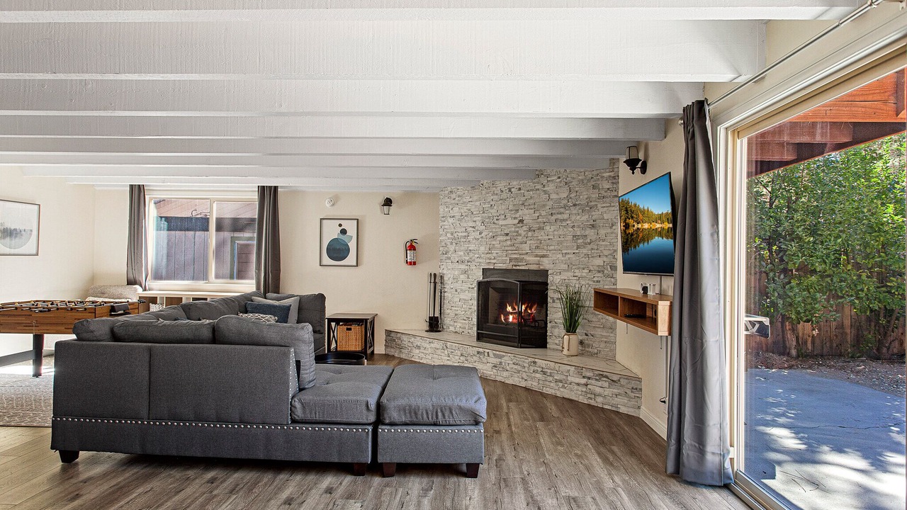 Photo of Livingroom in Big Bear