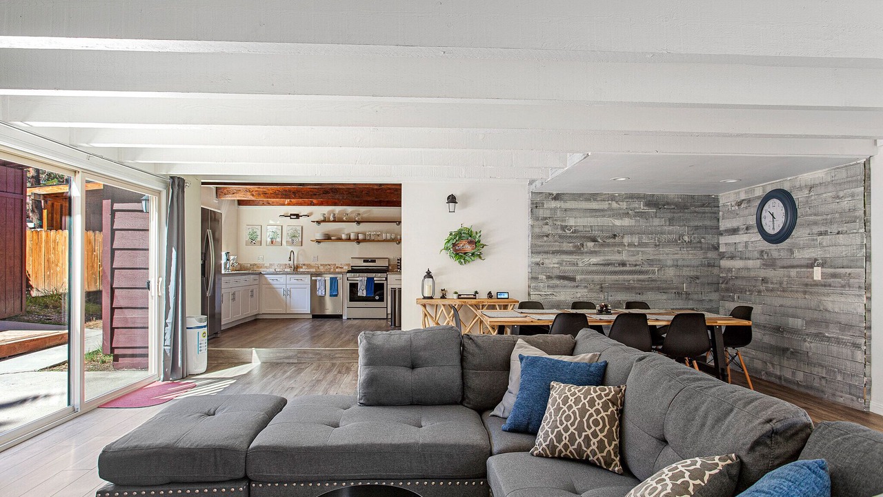 Photo of Livingroom in Big Bear