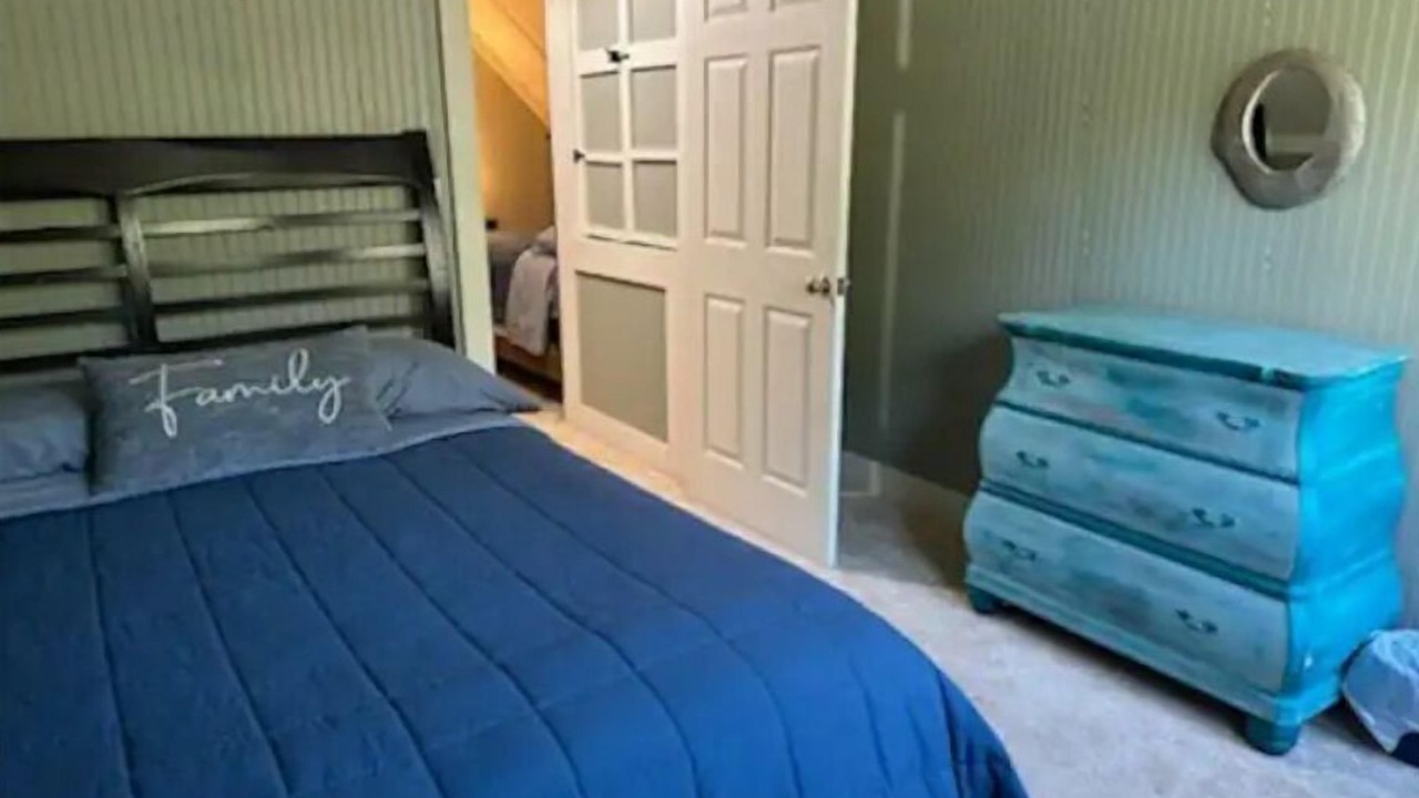 Photo of Bedroom in Springville