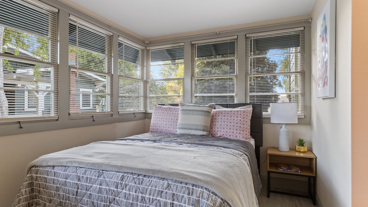 Photo of Bedroom in Downtown Riverside