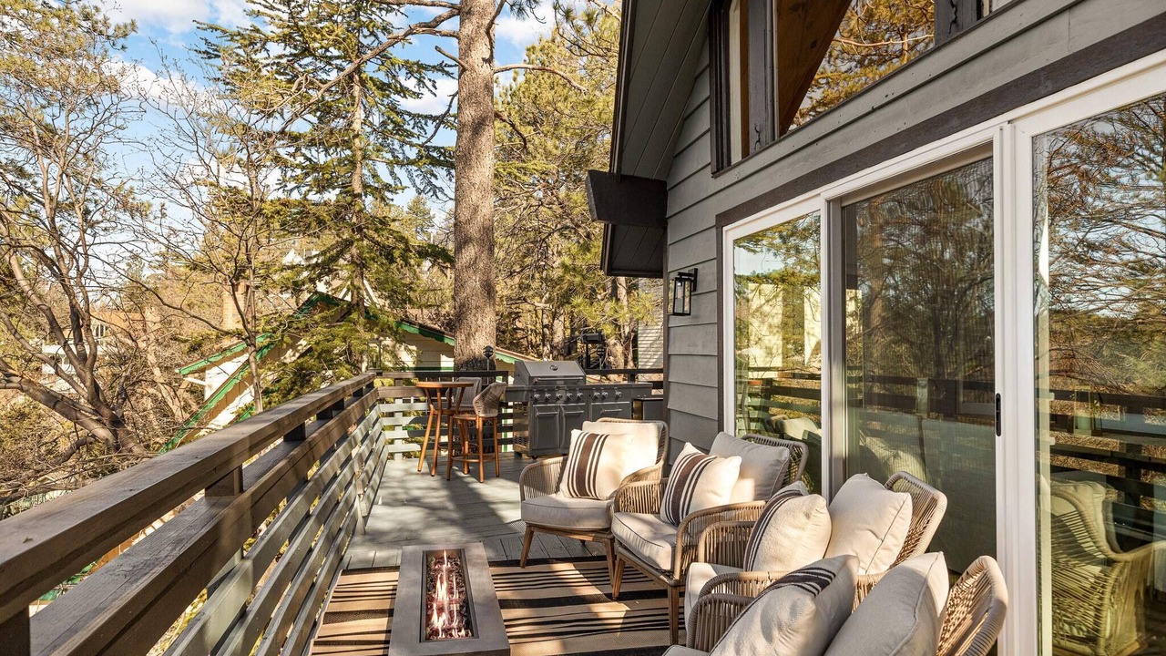 Photo of Patio Balcony in Lake Arrowhead