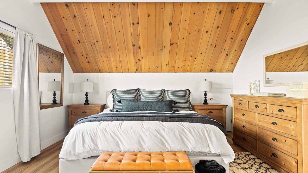 Photo of Bedroom in Lake Arrowhead