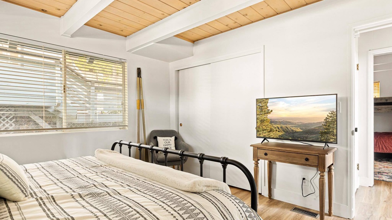 Photo of Bedroom in Lake Arrowhead