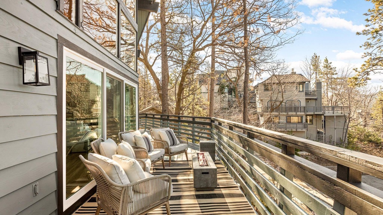 Photo of Patio Balcony in Lake Arrowhead