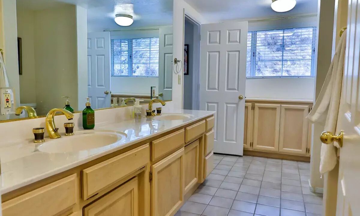 Photo of Bathroom in Agua Dulce