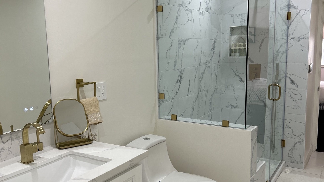 Photo of Bathroom in Carthay Circle