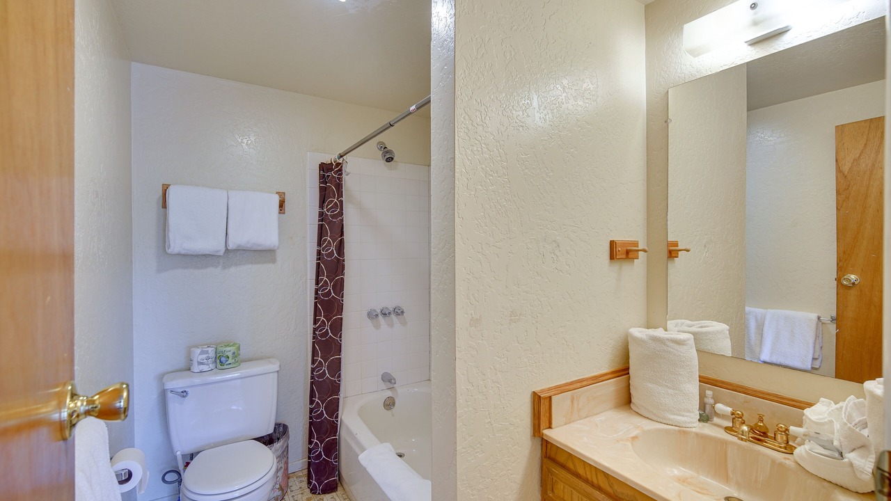Photo of Bathroom in Whispering Forest