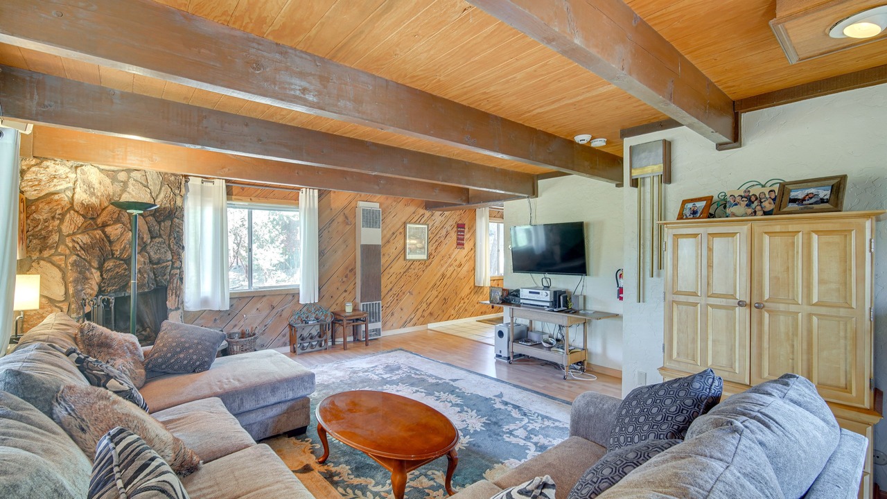 Photo of Livingroom in Whispering Forest