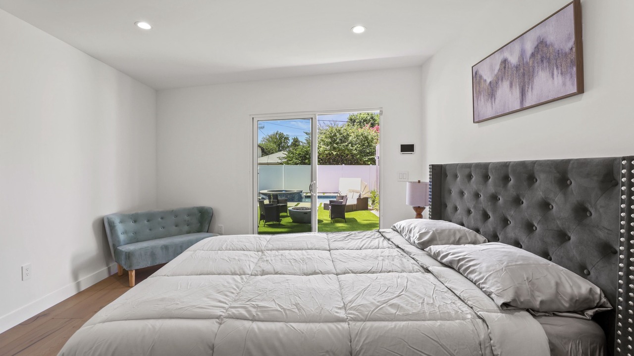 Photo of Bedroom in Valley Glen