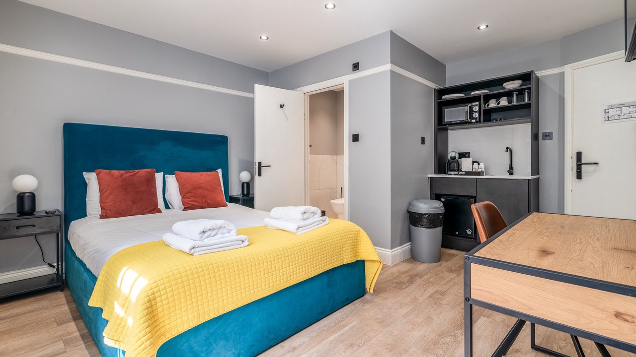 Photo of Bedroom in Earl's Court