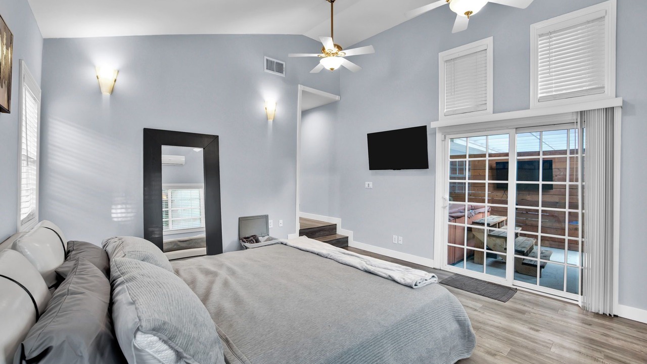 Photo of Bedroom in Northridge