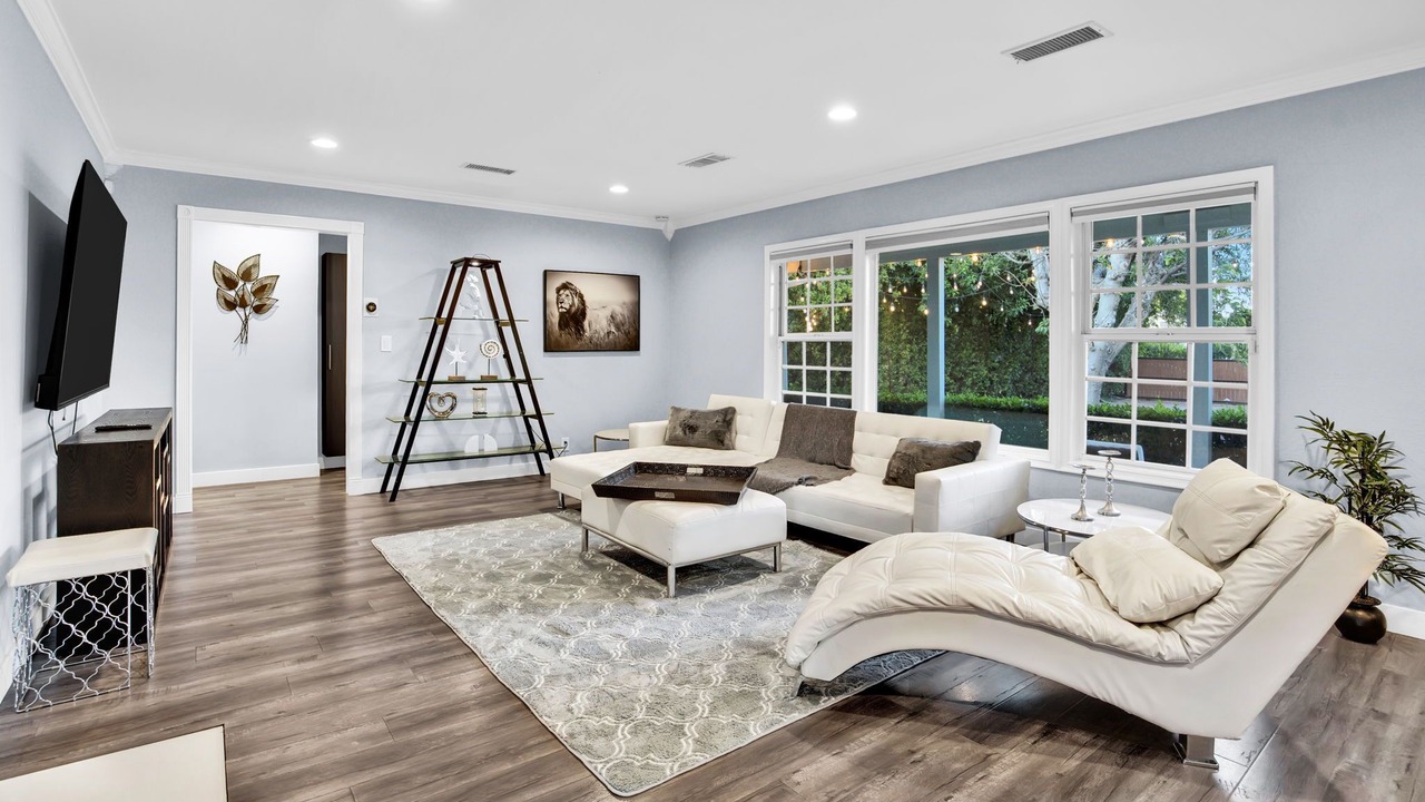 Photo of Livingroom in Northridge