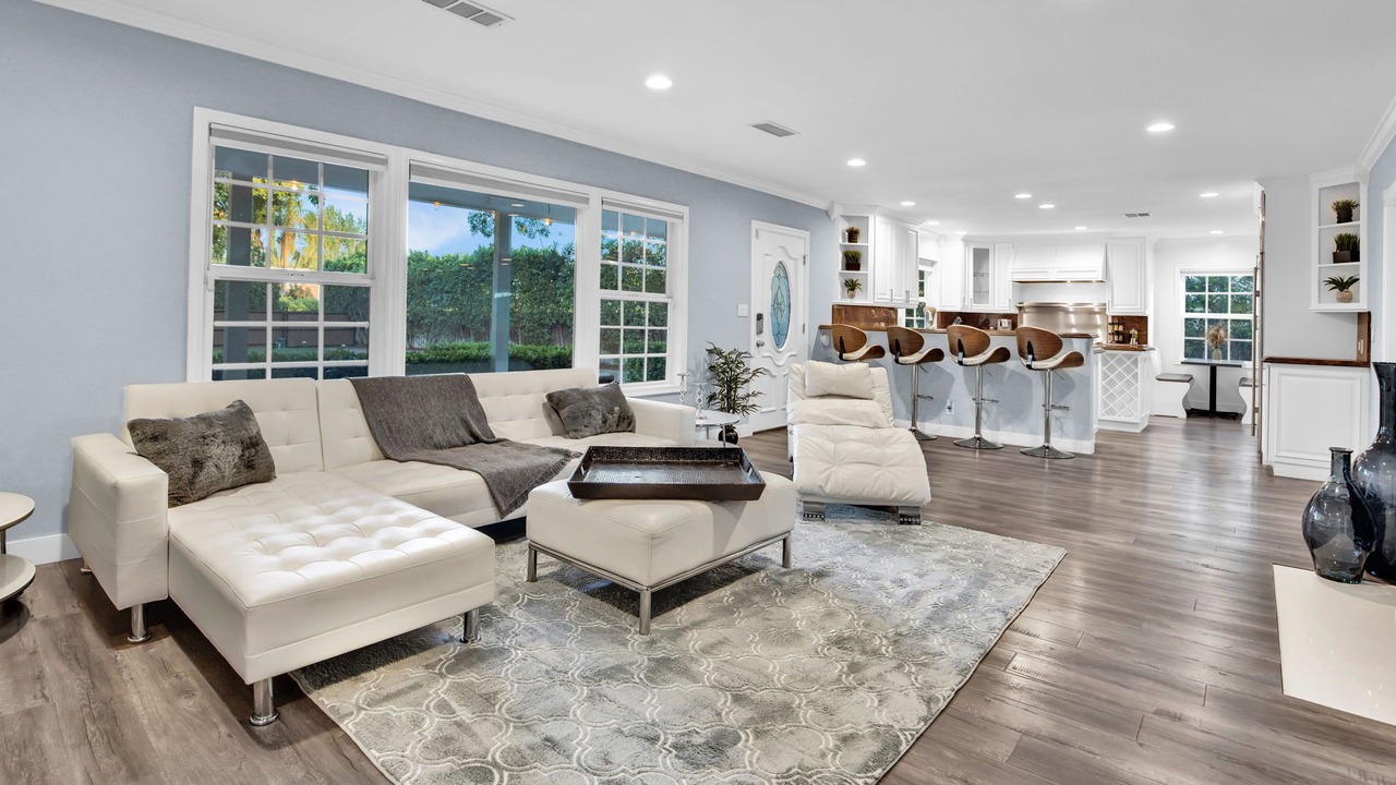 Photo of Livingroom in Northridge