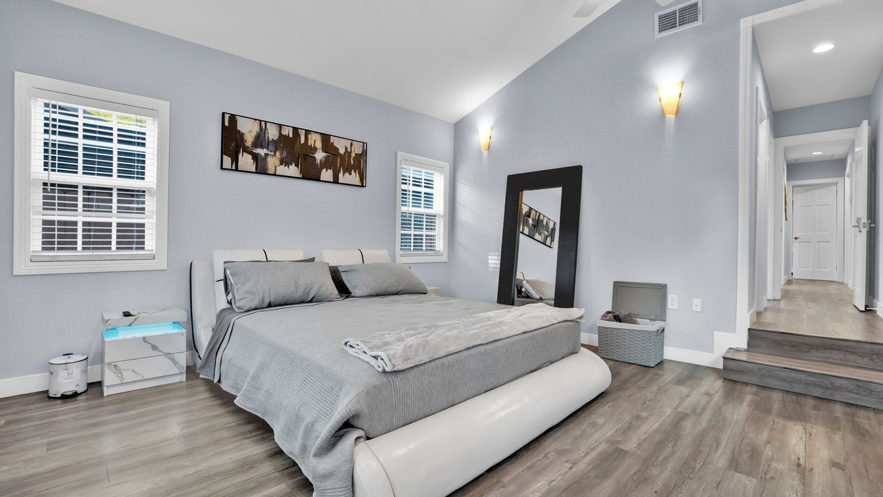 Photo of Bedroom in Northridge