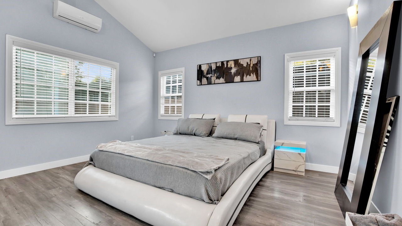 Photo of Bedroom in Northridge