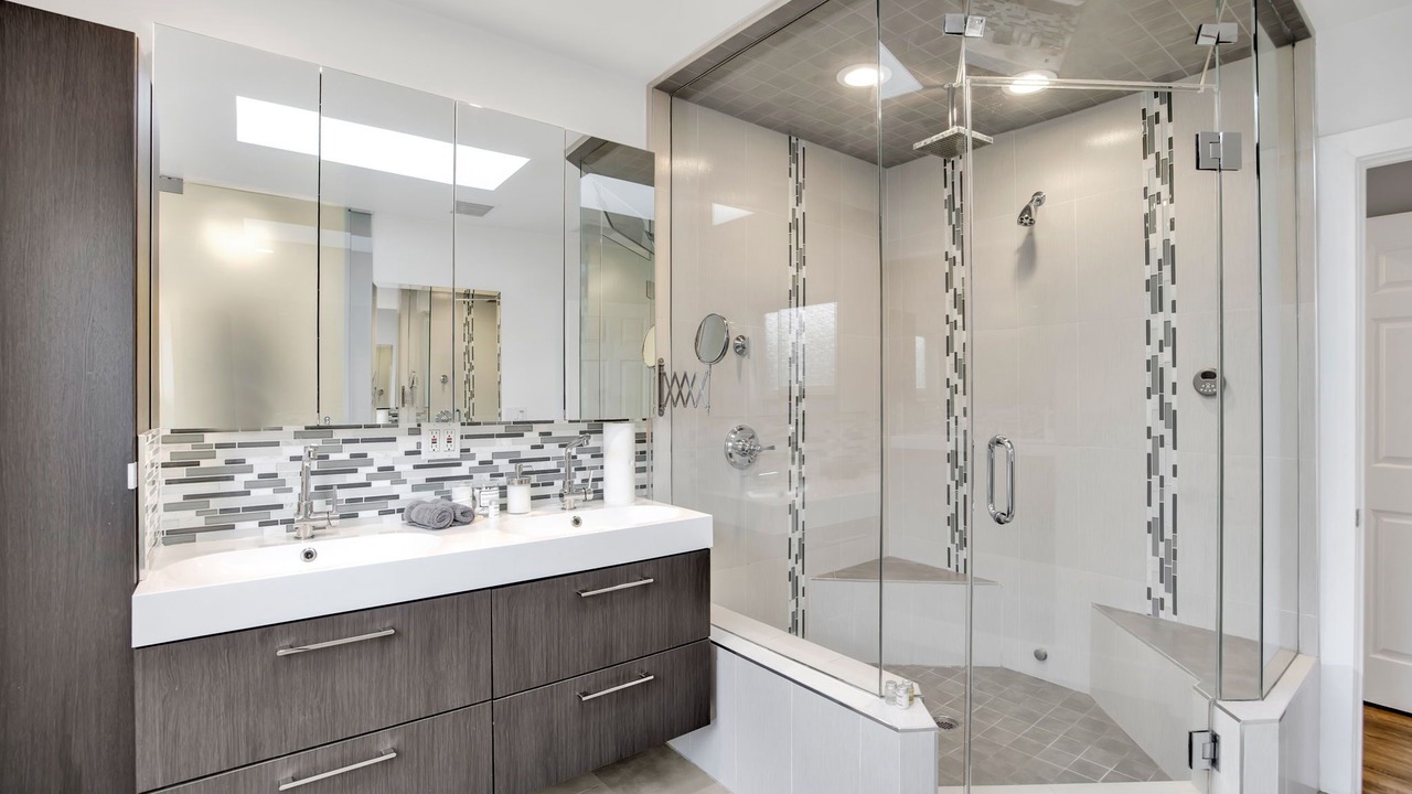 Photo of Bathroom in Northridge