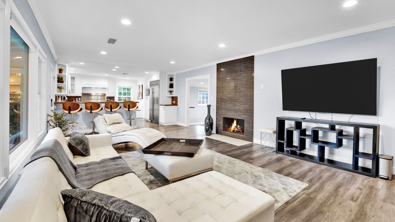 Photo of Livingroom in Northridge