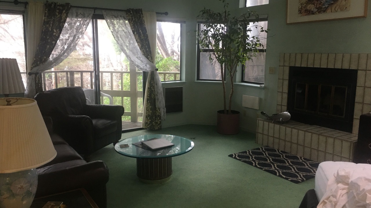 Photo of Livingroom in Anchor Bay