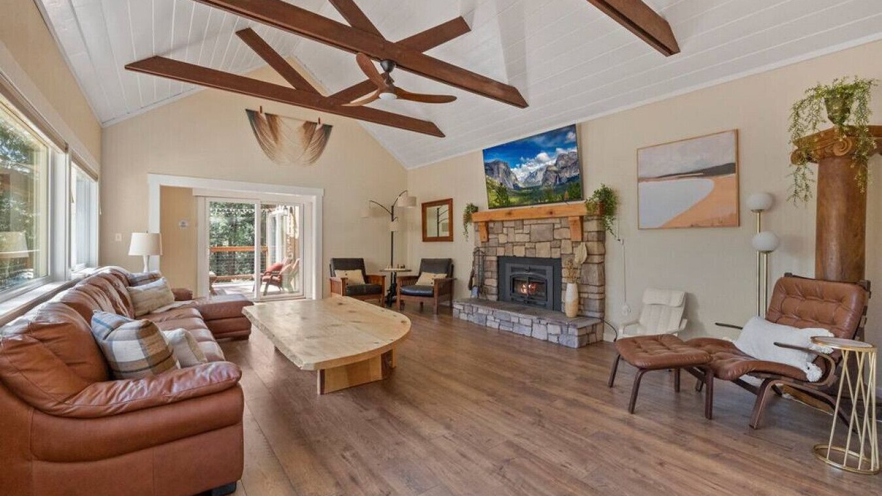 Photo of Livingroom in Twain Harte