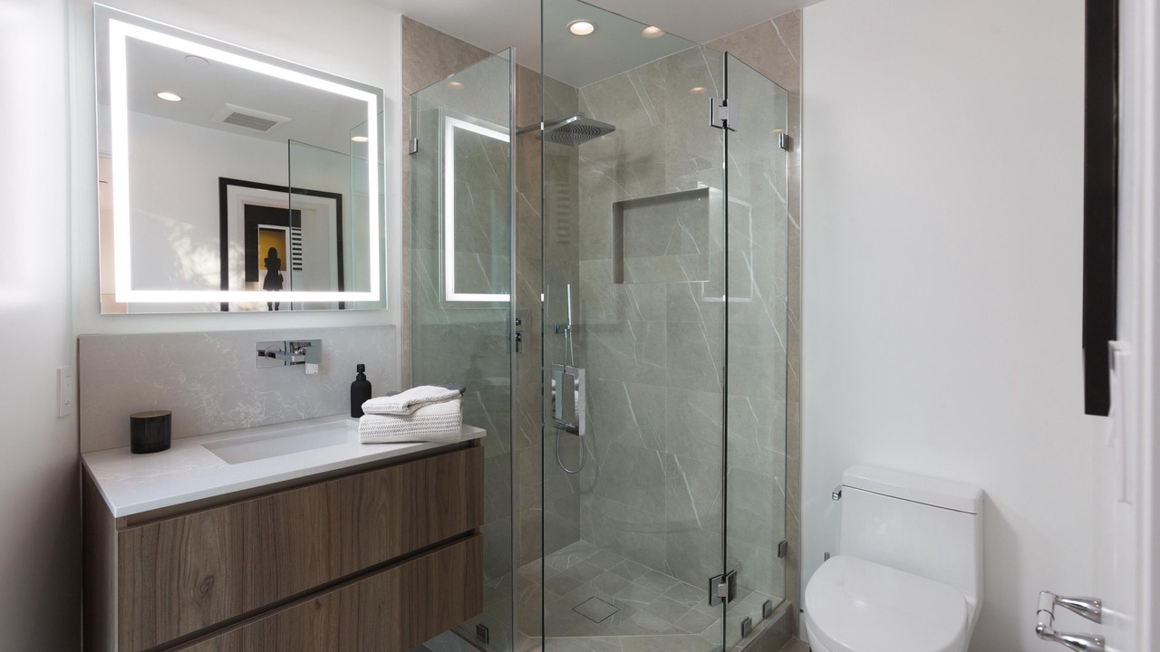 Photo of Bathroom in Hollywood Hills West