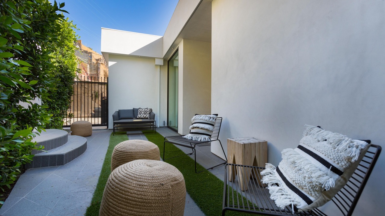 Photo of Patio Balcony in Hollywood Hills West
