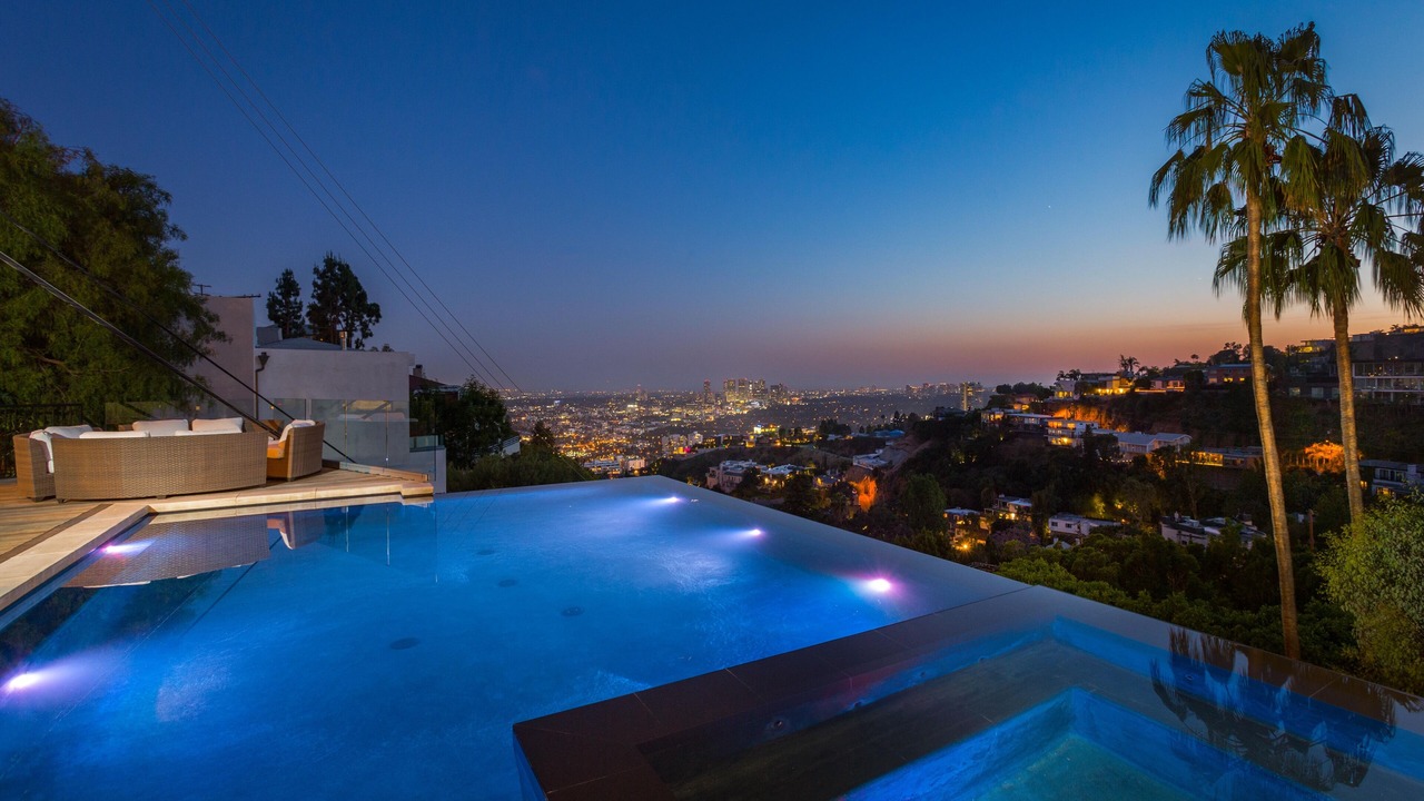 Photo of Outdoor in Hollywood Hills West