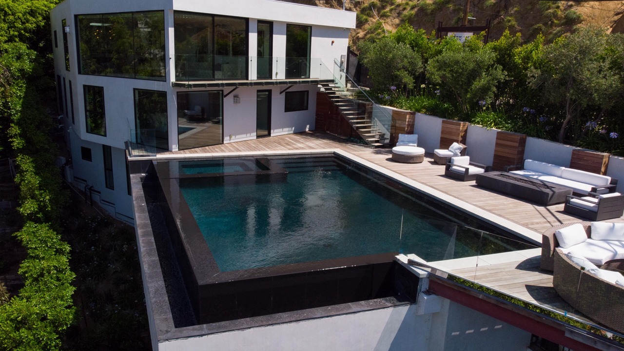 Photo of Outdoor in Hollywood Hills West