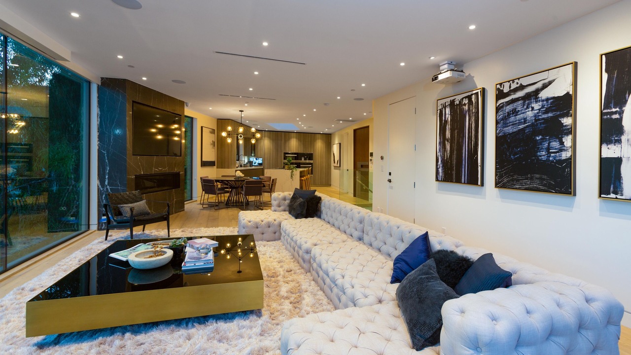 Photo of Livingroom in Hollywood Hills West