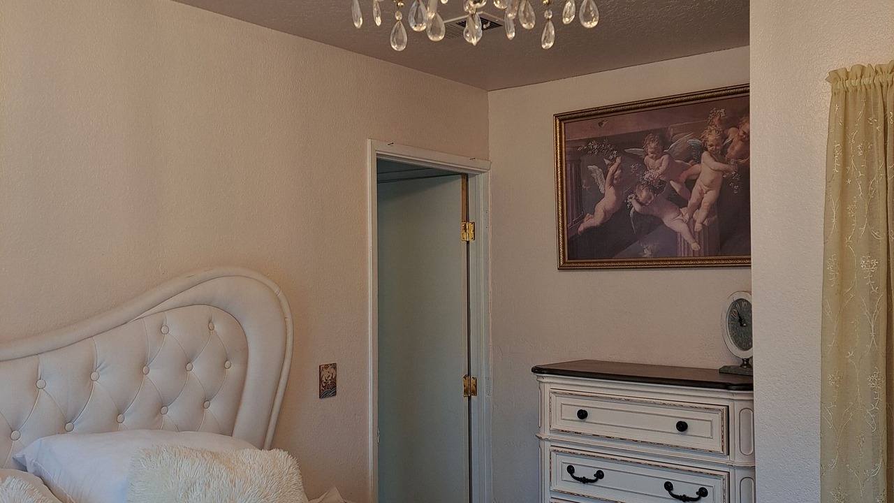 Photo of Bedroom in Humboldt Hill