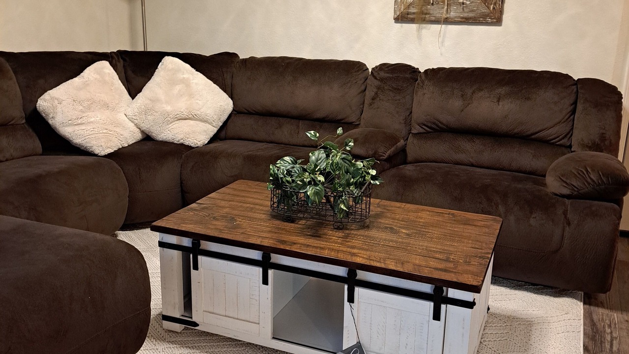 Photo of Livingroom in Humboldt Hill