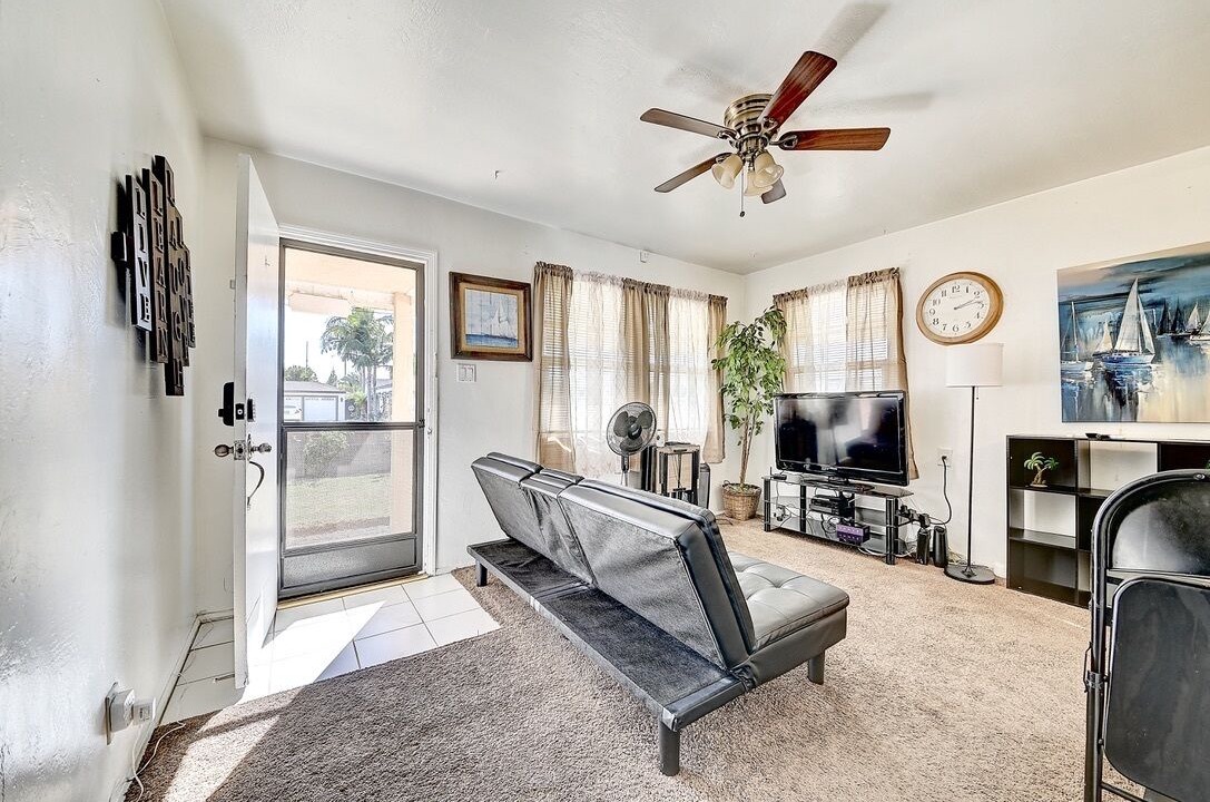 Photo of Livingroom in Santa Ana Heights