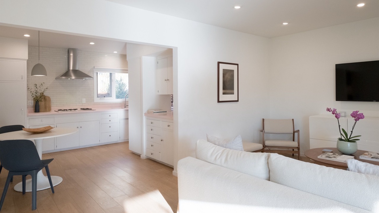 Photo of Livingroom in Silver Lake