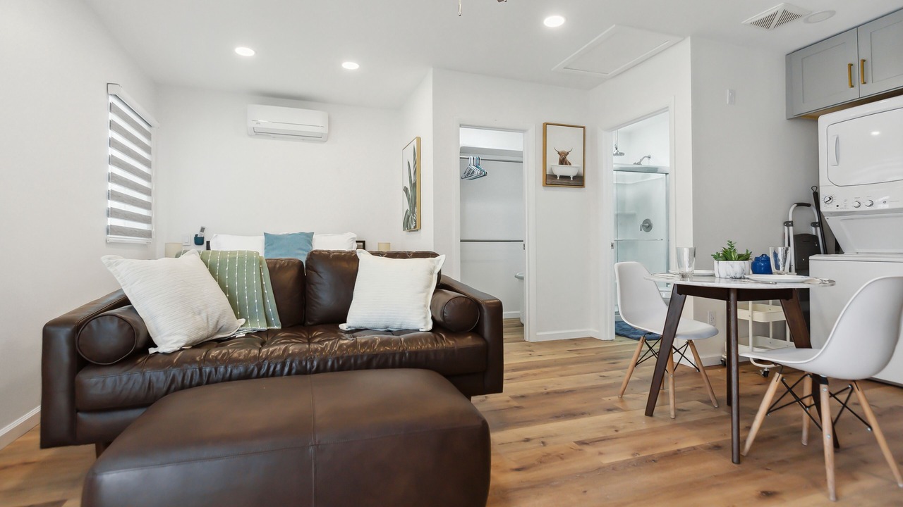 Photo of Livingroom in Reseda