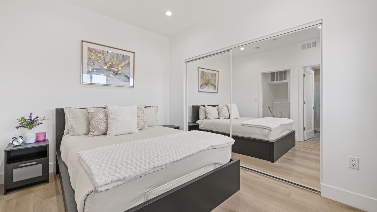 Photo of Bedroom in NoHo Arts District