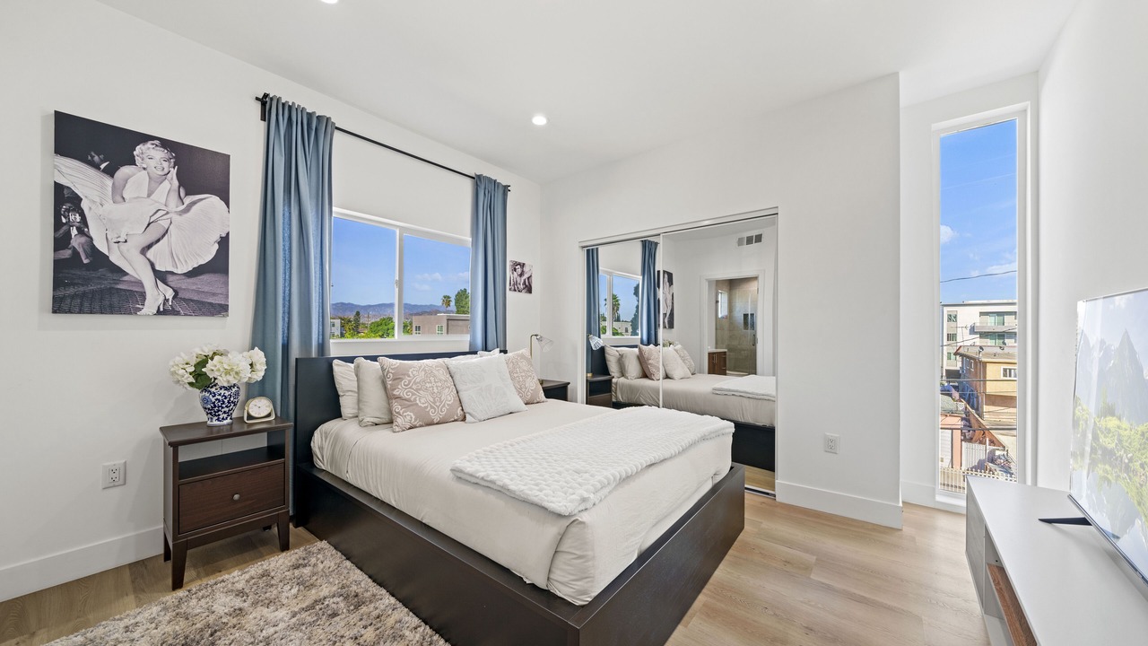 Photo of Bedroom in NoHo Arts District