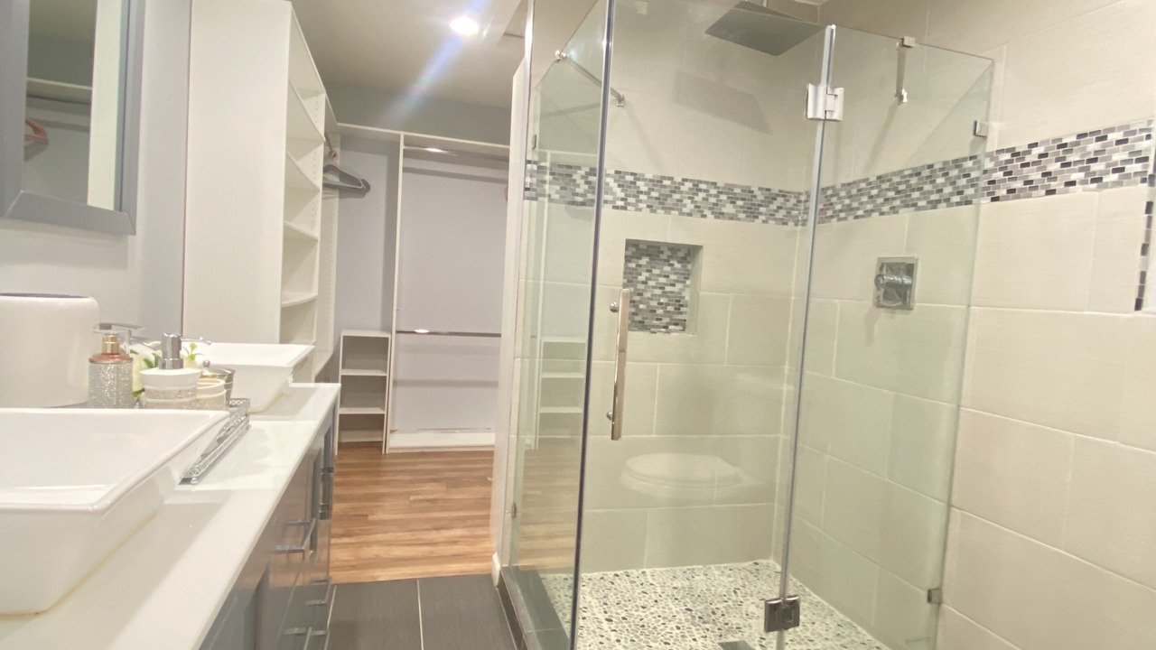Photo of Bathroom in Baldwin Park