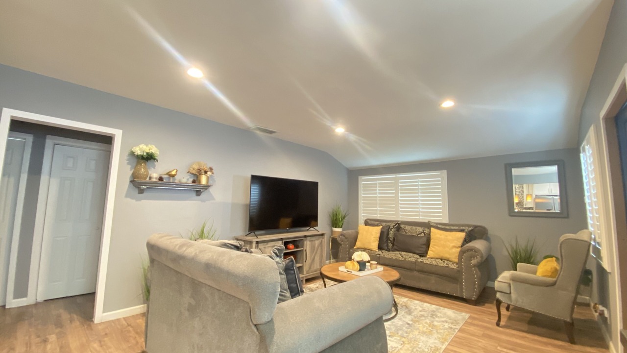 Photo of Livingroom in Baldwin Park