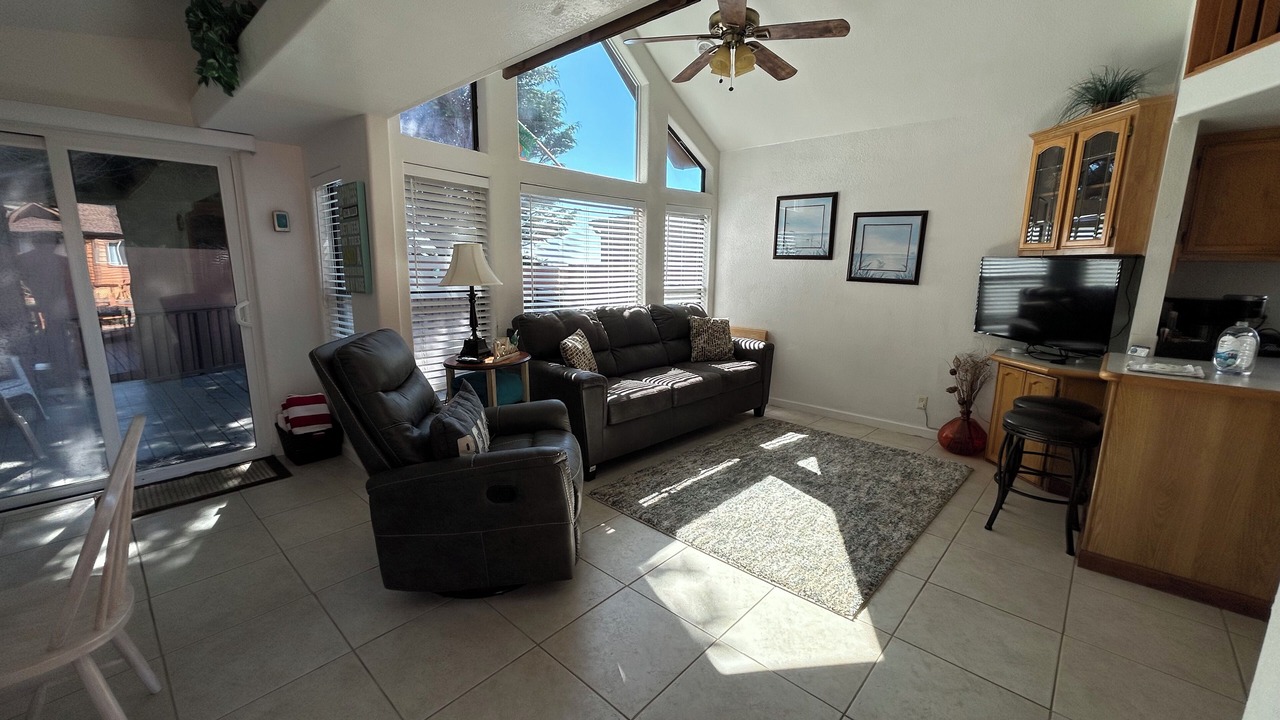 Photo of Livingroom in Smith River