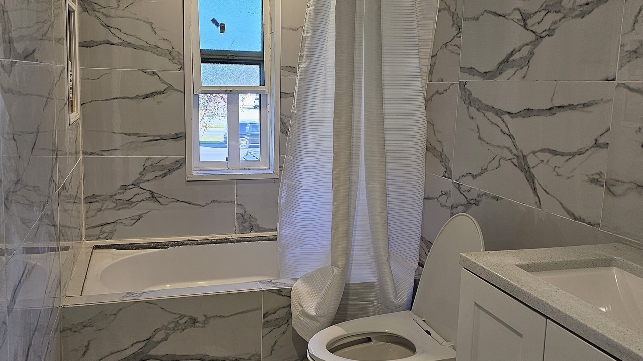 Photo of Bathroom in Oak Park