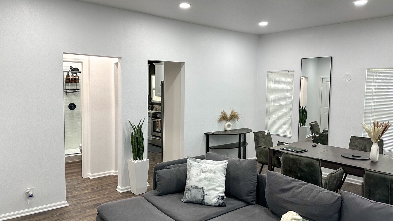 Photo of Livingroom in Florence-Graham