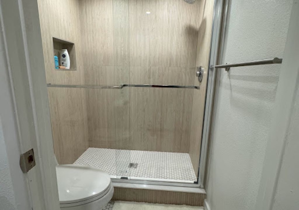 Photo of Bathroom in Oxnard Shores