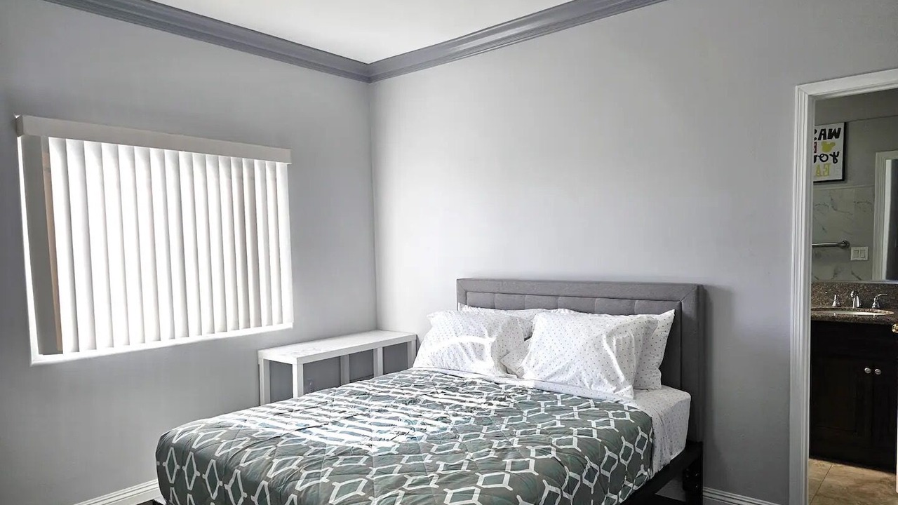 Photo of Bedroom in Midway City