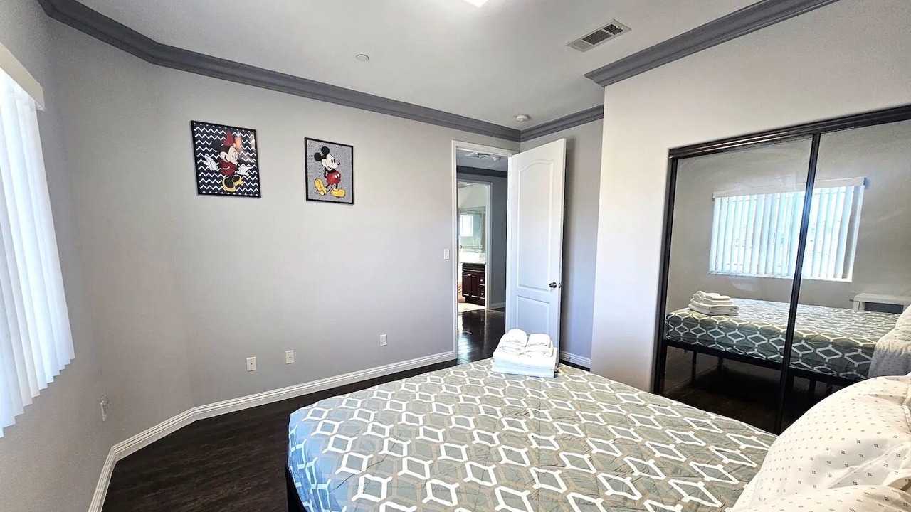 Photo of Bedroom in Midway City