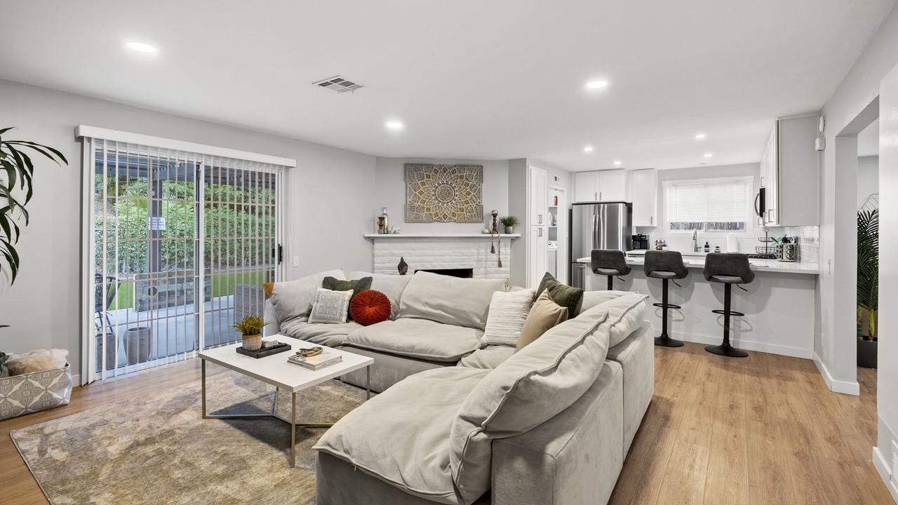 Photo of Livingroom in West Hills