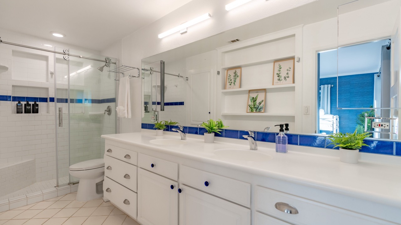 Photo of Bathroom in Lakewood Village