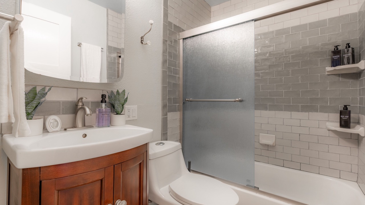Photo of Bathroom in Lakewood Village